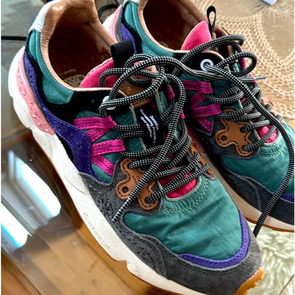 Flower Mountain tennis running shoes